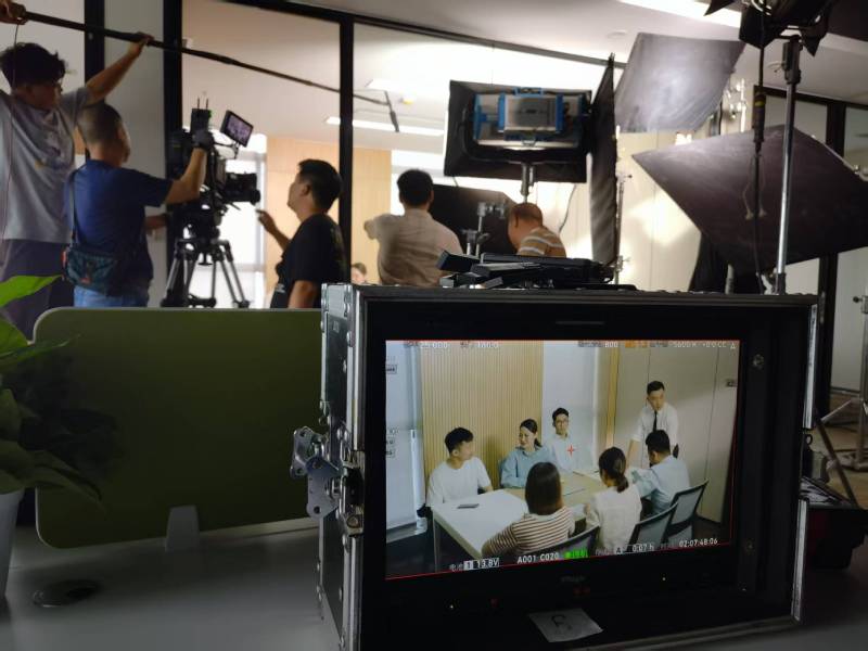 淮北TVC拍摄公司：科技产品视觉化大师，诠释未来感与功能美学